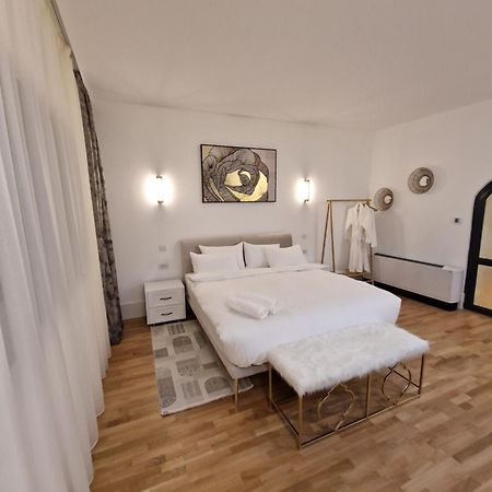 Appartement Rokebea Luxury à Braşov Extérieur photo