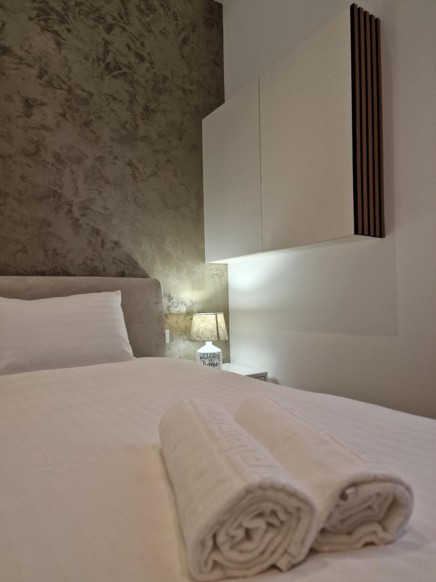 Appartement Rokebea Luxury à Braşov Extérieur photo