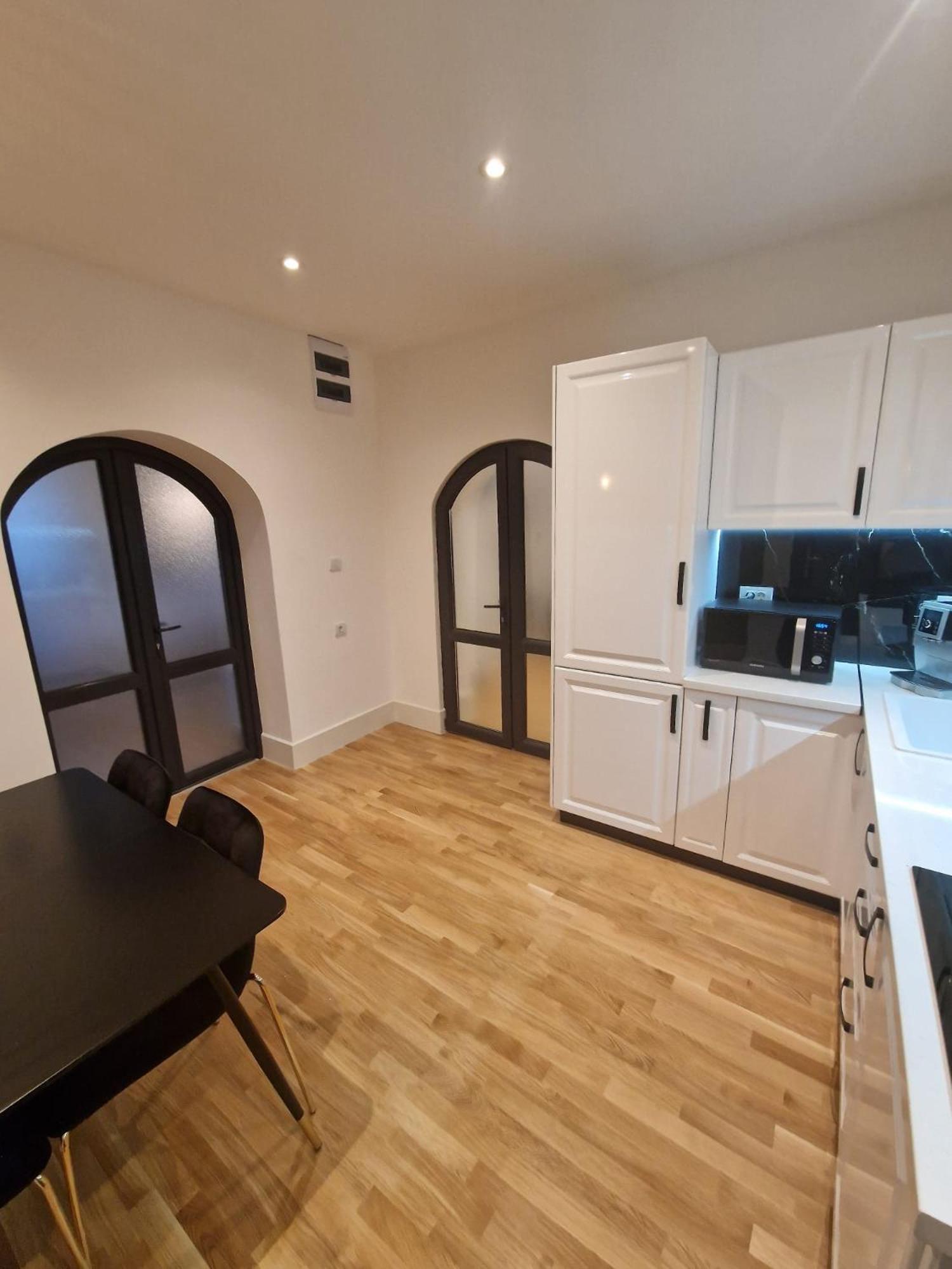Appartement Rokebea Luxury à Braşov Extérieur photo
