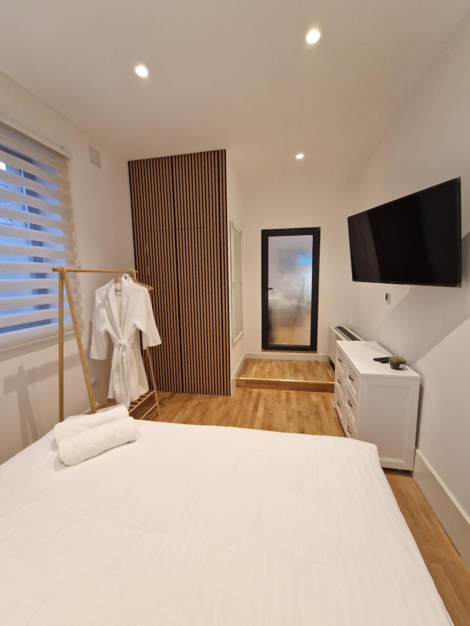 Appartement Rokebea Luxury à Braşov Extérieur photo