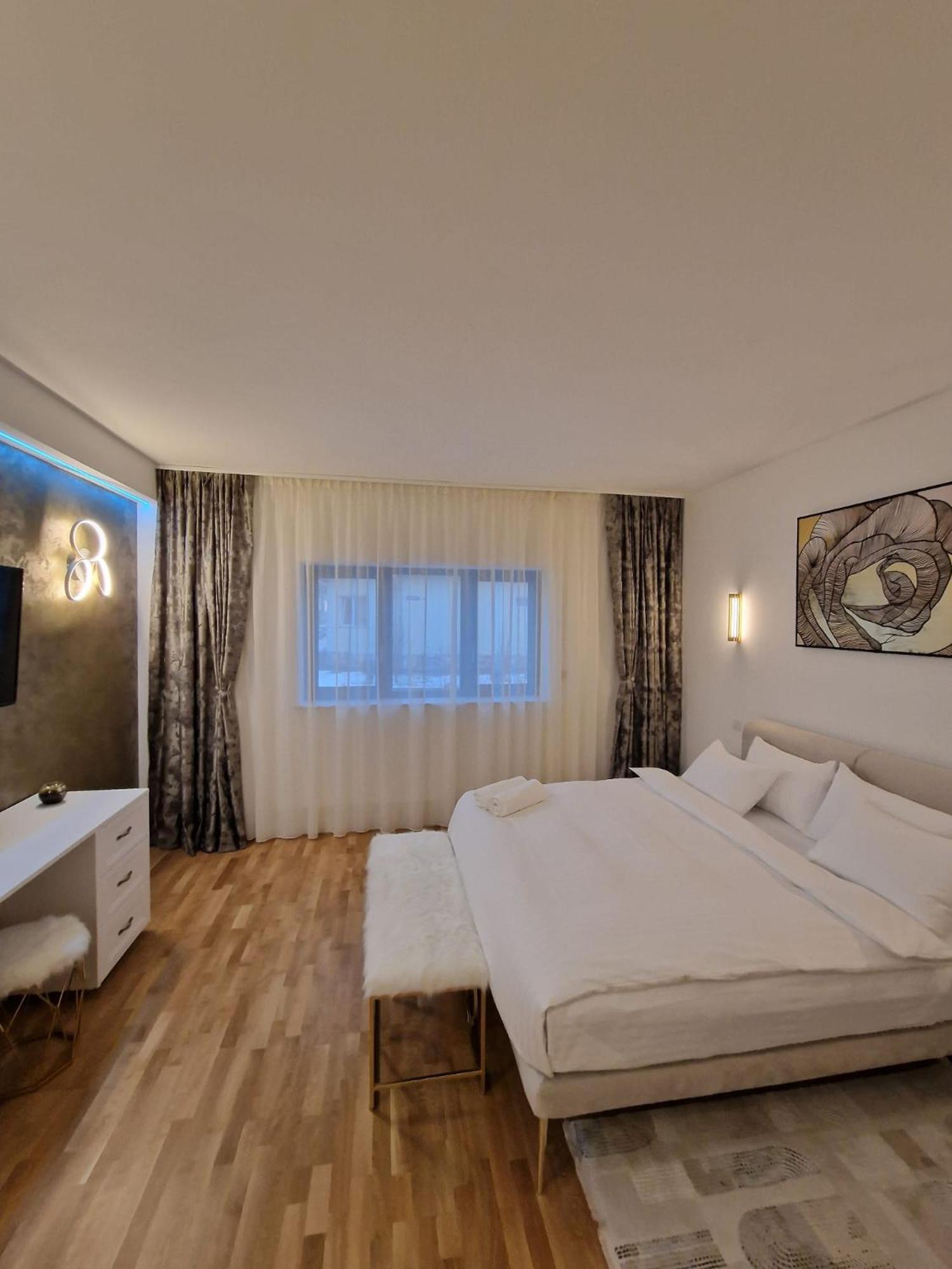 Appartement Rokebea Luxury à Braşov Extérieur photo