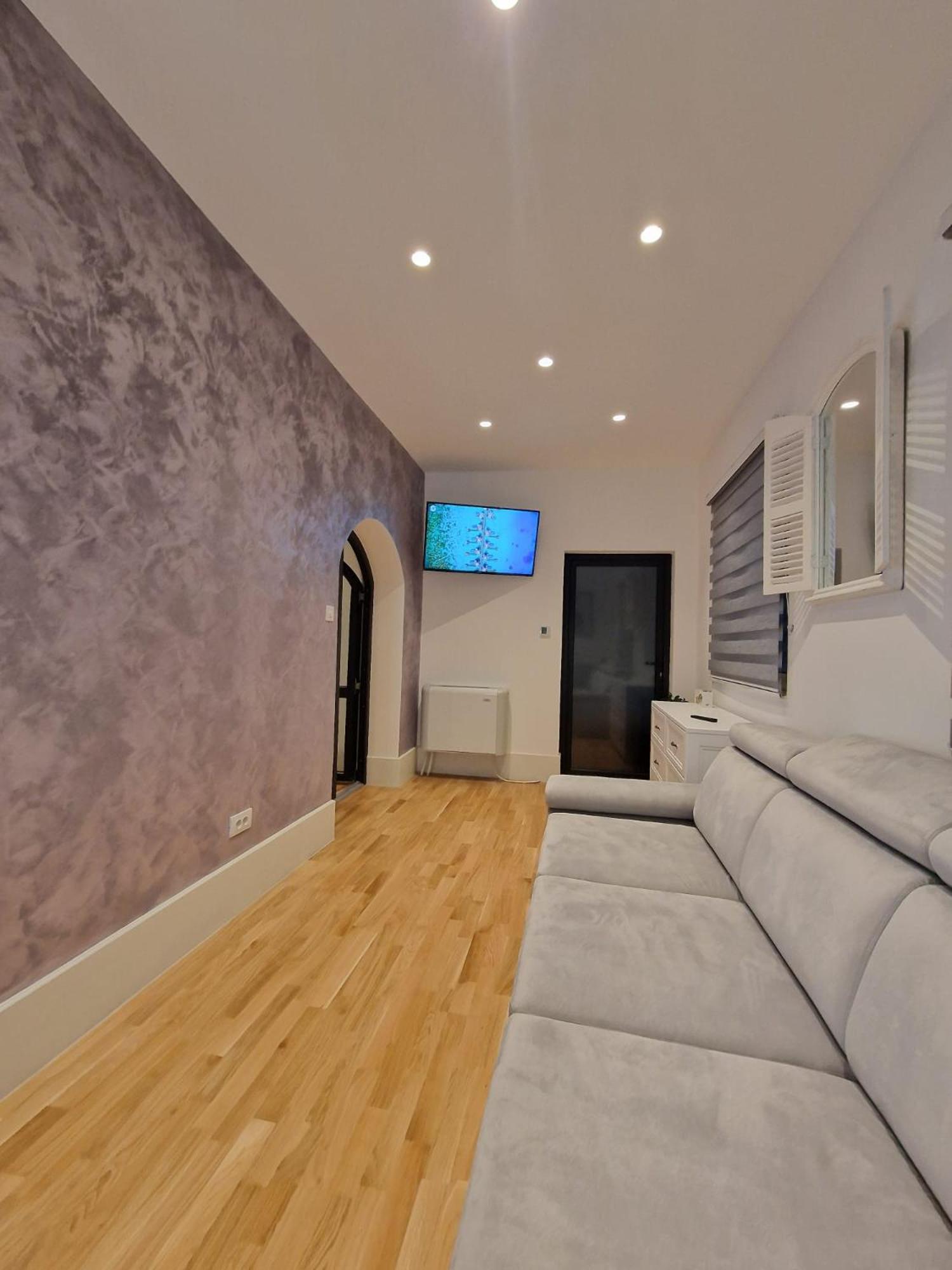 Appartement Rokebea Luxury à Braşov Extérieur photo