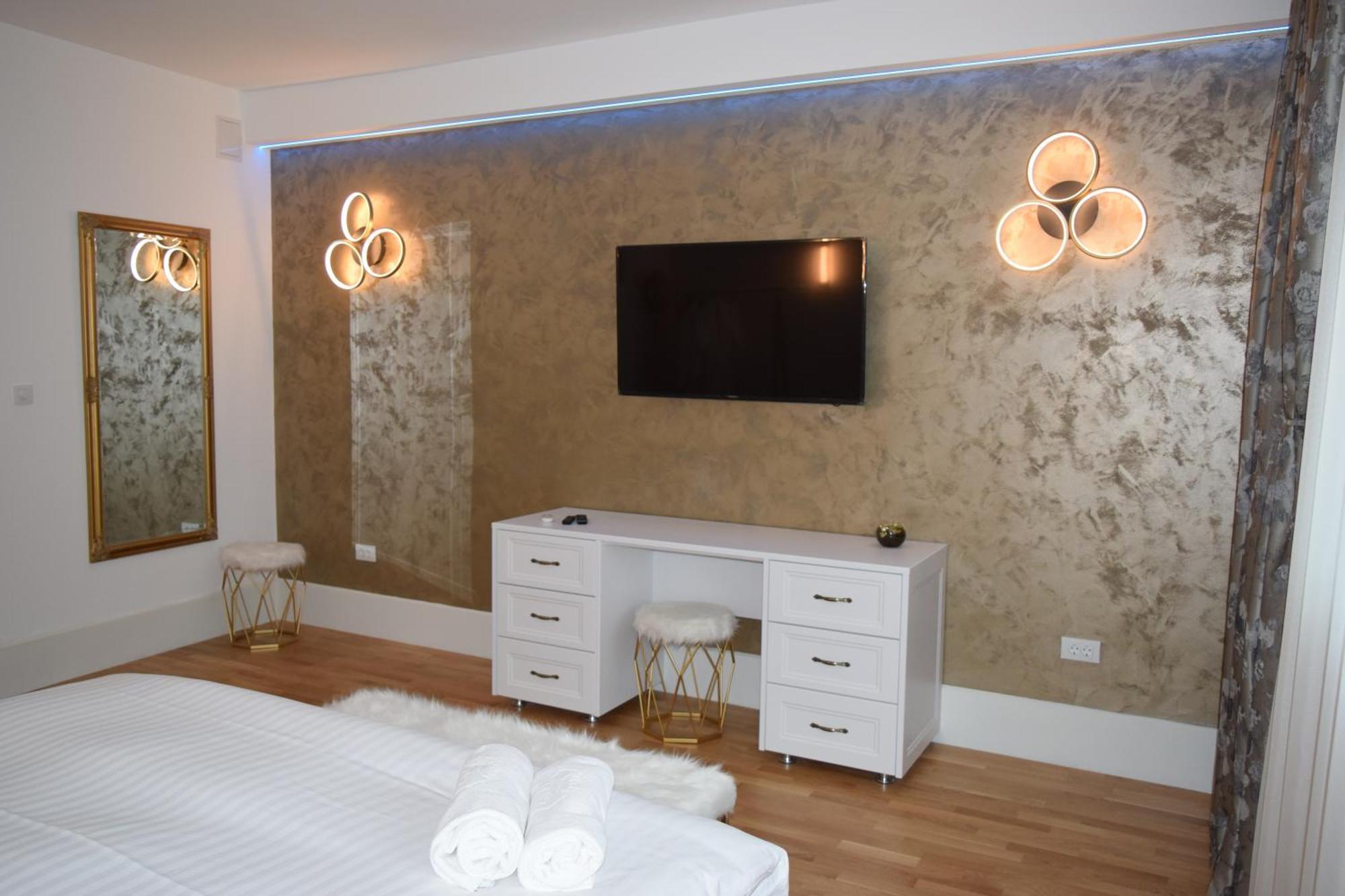 Appartement Rokebea Luxury à Braşov Extérieur photo