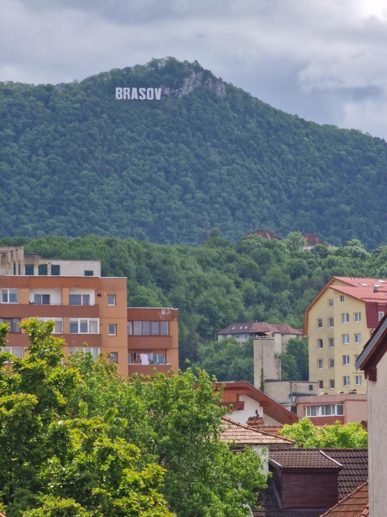 Appartement Rokebea Luxury à Braşov Extérieur photo